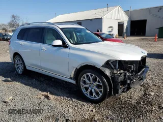 2019 BMW X7 xDrive40i with VIN 5UXCW2C50KL086103, listed as a Copart auction lot 48360425 with 151,031 mi miles and Salvage Title. Bid and sale history available at carsss.com. Image 4.