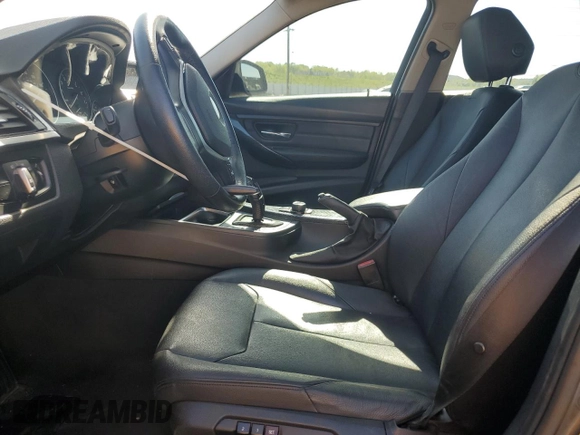 2015 BMW 3 Series 328i xDrive с VIN WBA3B5C55FF961871, выставлен на аукционе Copart как лот 56194425 с пробегом Не указан миль и Чистый • Clean title. История ставок и продаж доступна на DreamBid. Изображение 7.