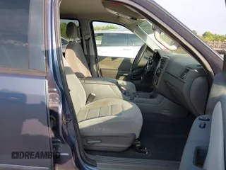 2005 Ford Explorer XLT с VIN 1FMZU73W25UA75010, выставлен на аукционе IAAI как лот 42508037 с пробегом 276 352 миль миль и . История ставок и продаж доступна на DreamBid. Изображение 5.