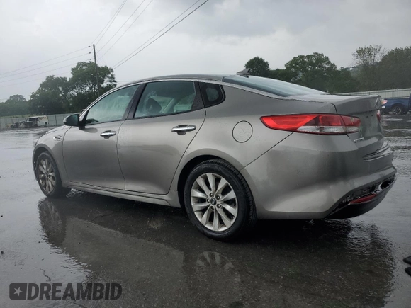2017 Kia Optima LX z VIN 5XXGT4L35HG133558, wystawiony jako Copart lot #57454245 z przebiegiem 264 541 mil mil oraz Szkoda całkowita • Salvage title. Historia ofert i sprzedaży dostępna na DreamBid. Obrazek 2.
