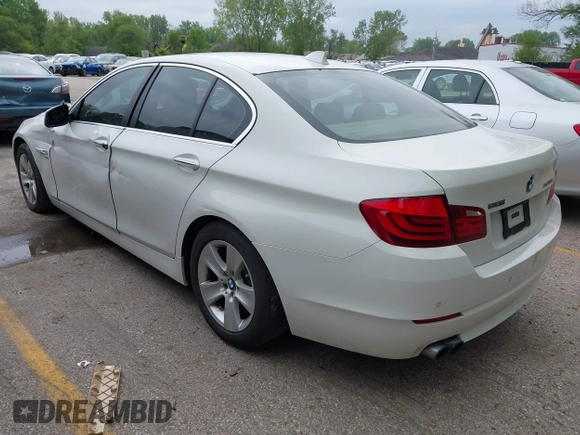 2012 BMW 5 Series 528i xDrive with VIN WBAXH5C58CDW11514, listed as a IAAI auction lot 42131076 with 146,788 mi miles. Bid and sale history available at carsss.com. Image 3.