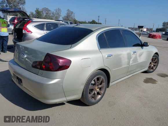 2005 Infiniti G35 Sedan with VIN JNKCV51E45M211951, listed as a IAAI auction lot 42107924 with 122,916 mi miles. Bid and sale history available at carsss.com. Image 4.