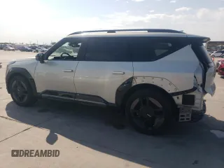 2024 Kia EV9 GT-Line with VIN KNDAEFS56R6024752, listed as a Copart auction lot 75038004 with 2,831 mi miles and Salvage Title. Bid and sale history available at carsss.com. Image 2.