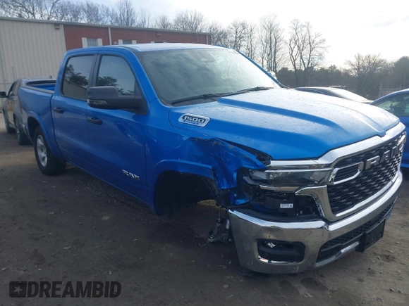 2025 Ram 1500 Big Horn z VIN 1C6RRFFG5SN516145, wystawiony jako IAAI lot #41040685 z przebiegiem 5 125 mil mil oraz . Historia ofert i sprzedaży dostępna na DreamBid. Obrazek 1.
