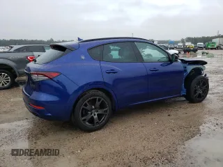 2021 Maserati Levante S with VIN ZN661YUA1MX363105, listed as a Copart auction lot 39611944 with 37,879 mi miles. Bid and sale history available at carsss.com. Image 3.