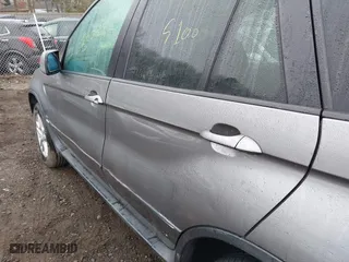 2005 BMW X5 3.0i with VIN 5UXFA13575LY08841, listed as a IAAI auction lot 41831889 with 999,999 mi miles. Bid and sale history available at carsss.com. Image 6.