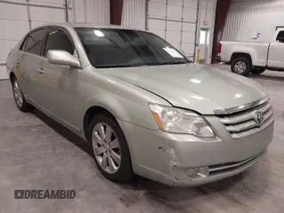 2005 Toyota Avalon XL with VIN 4T1BK36B65U023629, listed as a IAAI auction lot 41963531 with 255,044 mi miles. Bid and sale history available at carsss.com. Image 1.