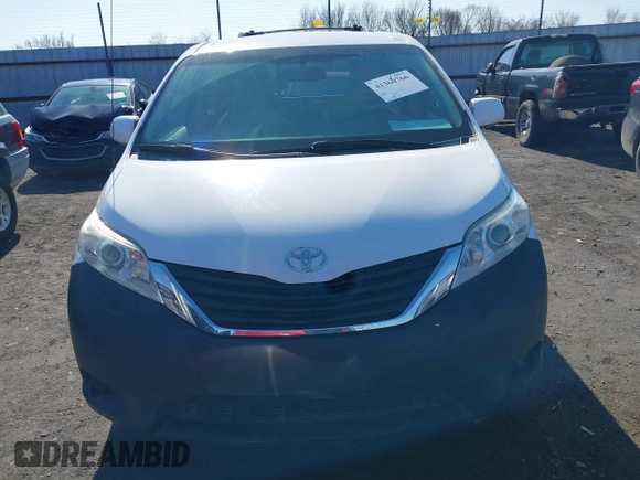 2013 Toyota Sienna LE AAS with VIN 5TDKK3DC2DS354582, listed as a IAAI auction lot 41360766 with 169,978 mi miles. Bid and sale history available at carsss.com. Image 12.