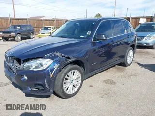 2016 BMW X5 xDrive35i with VIN 5UXKR0C54G0P19251, listed as a IAAI auction lot 41724798 with 87,824 mi miles. Bid and sale history available at carsss.com. Image 2.