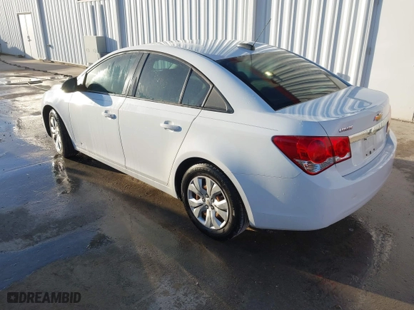 2015 Chevrolet Cruze LS with VIN 1G1PA5SH8F7280481, listed as a IAAI auction lot 41666348 with 86,584 mi miles. Bid and sale history available at carsss.com. Image 3.