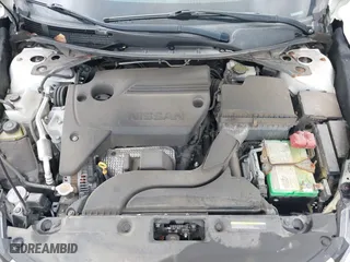2018 Nissan Altima 2.5 SV with VIN 1N4AL3AP0JC190302, listed as a IAAI auction lot 41679072 with 84,133 mi miles. Bid and sale history available at carsss.com. Image 10.