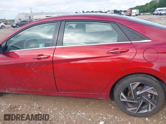 2025 Hyundai Elantra SEL Convenience with VIN KMHLS4DG0SU880288, listed as a IAAI auction lot 42192034 with 13,502 mi miles and . Bid and sale history available at DreamBid. Image 14.
