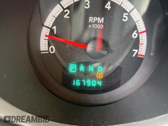 2008 Dodge Nitro SLT z VIN 1D8GU58K68W145253, wystawiony jako Copart lot #43768705 z przebiegiem 167 904 mil mil oraz Czysty tytuł • Clean title. Historia ofert i sprzedaży dostępna na DreamBid. Obrazek 8.