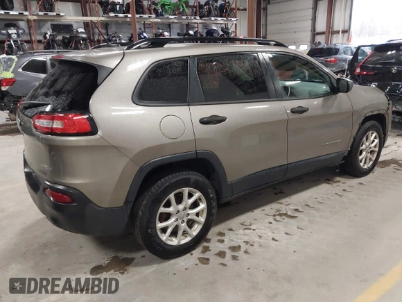 2016 Jeep Cherokee Sport with VIN 1C4PJMAB5GW246889, listed as a IAAI auction lot 40847921 with 164,210 mi miles. Bid and sale history available at carsss.com. Image 4.