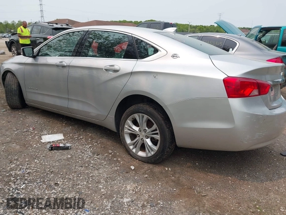 2015 Chevrolet Impala LT z VIN 2G1115SL6F9138980, wystawiony jako IAAI lot #42384636 z przebiegiem 239 993 mil mil oraz . Historia ofert i sprzedaży dostępna na DreamBid. Obrazek 3.
