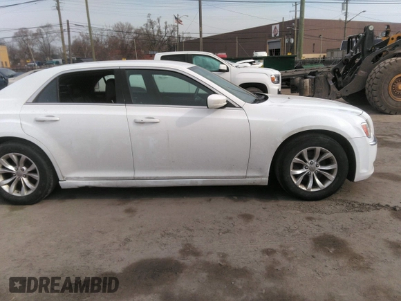 2014 Chrysler 300 z VIN 2C3CCAAGXEH171383, wystawiony jako IAAI lot #42006022 z przebiegiem 144 981 mil mil oraz . Historia ofert i sprzedaży dostępna na DreamBid. Obrazek 13.