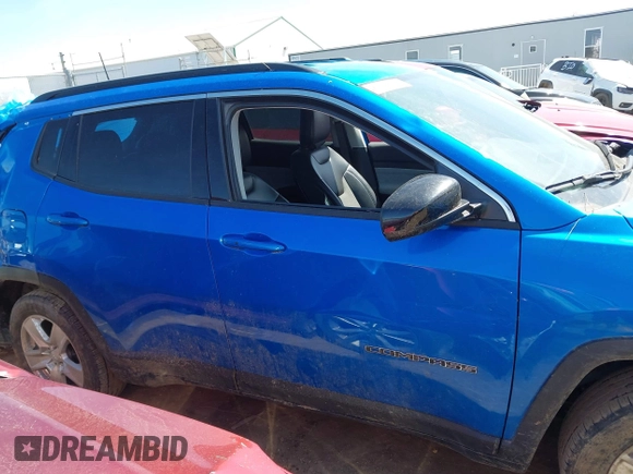 2022 Jeep Compass Latitude with VIN 3C4NJCBB9NT214210, listed as a IAAI auction lot 42039517 with 25,062 mi miles and . Bid and sale history available at carsss.com. Image 14.