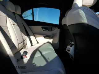 2022 Mercedes-Benz C 300 z VIN W1KAF4GB0NR044087, wystawiony jako Copart lot #40798644 z przebiegiem Nie podano mil oraz . Historia ofert i sprzedaży dostępna na DreamBid. Obrazek 10.