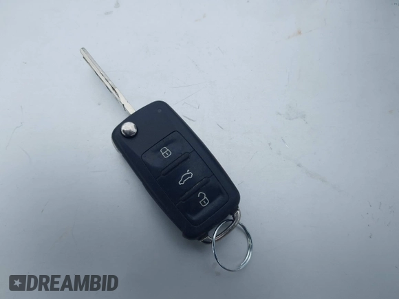 2014 Volkswagen Jetta GLI Edition 30 с VIN 3VW4S7AJ2EM214517, выставлен на аукционе IAAI как лот 41662860 с пробегом 185 783 миль миль и . История ставок и продаж доступна на DreamBid. Изображение 11.