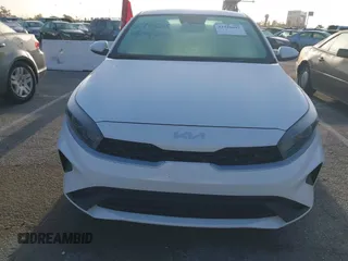 2023 Kia Forte LXS z VIN 3KPF24AD6PE539124, wystawiony jako IAAI lot #41946697 z przebiegiem 57 512 mil mil oraz . Historia ofert i sprzedaży dostępna na DreamBid. Obrazek 13.