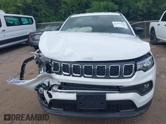 2025 Jeep Compass Latitude с VIN 3C4NJDBN5ST597722, выставлен на аукционе IAAI как лот 42499155 с пробегом 1 663 миль миль и . История ставок и продаж доступна на DreamBid. Изображение 12.