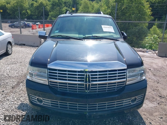 2007 Lincoln Navigator with VIN 5LMFU28527LJ11046, listed as a IAAI auction lot 42651633 with 176,923 mi miles and . Bid and sale history available at DreamBid. Image 6.