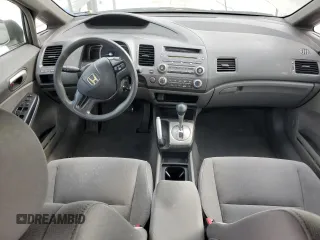 2008 Honda Civic LX z VIN 2HGFA16528H338878, wystawiony jako Copart lot #58849355 z przebiegiem 193 528 mil mil oraz Czysty tytuł • Clean title. Historia ofert i sprzedaży dostępna na DreamBid. Obrazek 8.