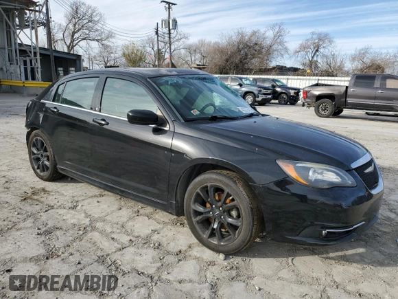 2014 Chrysler 200 Limited with VIN 1C3CCBCG6EN185565, listed as a Copart auction lot 43372415 with 116,383 mi miles and Salvage Title. Bid and sale history available at DreamBid. Image 4.