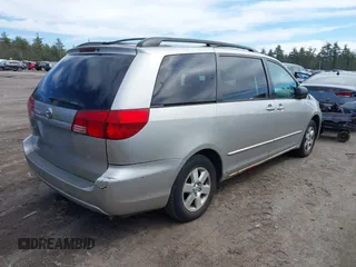 2005 Toyota Sienna CE with VIN 5TDZA23C85S322640, listed as a IAAI auction lot 42022461 with 294,074 mi miles. Bid and sale history available at carsss.com. Image 4.