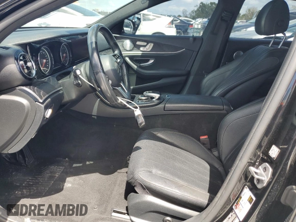 2019 Mercedes-Benz E 450 z VIN WDDZF6JB3KA515912, wystawiony jako Copart lot #56848545 z przebiegiem 78 582 mil mil oraz Nie do naprawy • Non repairable. Historia ofert i sprzedaży dostępna na DreamBid. Obrazek 7.