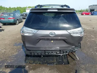 2015 Toyota Sienna SE с VIN 5TDXK3DC5FS640306, выставлен на аукционе IAAI как лот 42109088 с пробегом 162 383 миль миль и . История ставок и продаж доступна на DreamBid. Изображение 6.