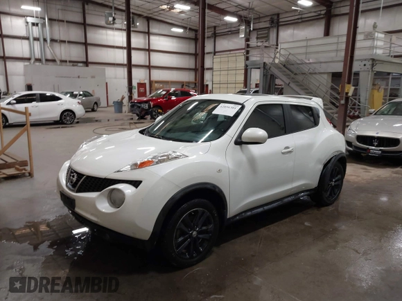2014 Nissan Juke S with VIN JN8AF5MV3ET363747, listed as a IAAI auction lot 42056301 with Not Provided miles. Bid and sale history available at carsss.com. Image 20.
