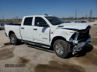 2020 Ram 2500 Tradesman z VIN 3C6UR5CL7LG172687, wystawiony jako Copart lot #63088435 z przebiegiem 120 021 mil mil oraz Szkoda całkowita • Salvage title. Historia ofert i sprzedaży dostępna na DreamBid. Obrazek 4.