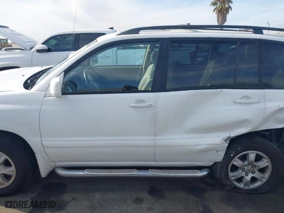 2001 Toyota Highlander with VIN JTEGF21A410020197, listed as a IAAI auction lot 41174592 with 178,271 mi miles. Bid and sale history available at carsss.com. Image 15.