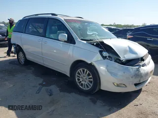 2010 Toyota Sienna XLE z VIN 5TDYK4CC6AS320013, wystawiony jako IAAI lot #42040447 z przebiegiem 150 048 mil mil oraz . Historia ofert i sprzedaży dostępna na DreamBid. Obrazek 1.