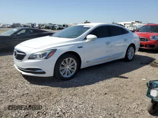 2017 Buick LaCrosse Essence with VIN 1G4ZP5SS6HU181975, listed as a Copart auction lot 51763645 with 125,555 mi miles and Salvage Title. Bid and sale history available at carsss.com. Image 1.