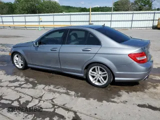 2013 Mercedes-Benz C 250 Sport z VIN WDDGF4HB5DR247239, wystawiony jako Copart lot #55534235 z przebiegiem 150 674 mil mil oraz Szkoda całkowita • Salvage title. Historia ofert i sprzedaży dostępna na DreamBid. Obrazek 2.