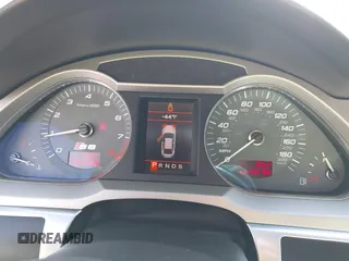 2008 Audi S6 z VIN WAUDN74F98N000603, wystawiony jako IAAI lot #42018085 z przebiegiem 152 160 mil mil oraz . Historia ofert i sprzedaży dostępna na DreamBid. Obrazek 7.