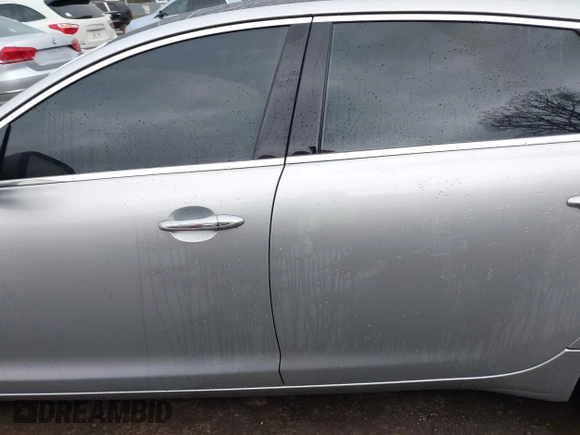 2015 Jaguar XJ with VIN SAJWA2GZ8F8V83551, listed as a IAAI auction lot 41909403 with 112,098 mi miles. Bid and sale history available at carsss.com. Image 15.