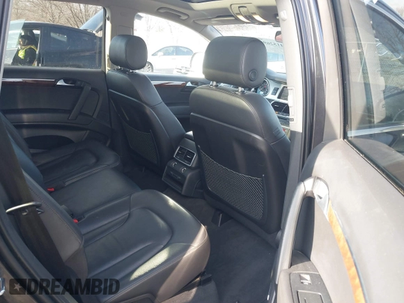 2014 Audi Q7 Premium Plus z VIN WA1LMAFE7ED012604, wystawiony jako IAAI lot #41526909 z przebiegiem 102 187 mil mil oraz . Historia ofert i sprzedaży dostępna na DreamBid. Obrazek 8.