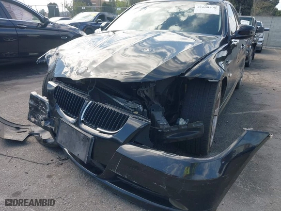 2011 BMW 3 Series 328i with VIN WBAPH7C52BA801840, listed as a IAAI auction lot 41608370 with 146,054 mi miles. Bid and sale history available at carsss.com. Image 6.