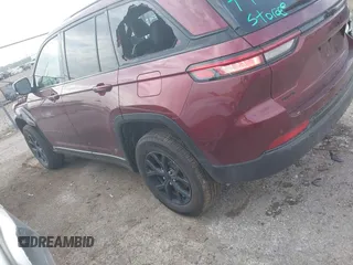 2025 Jeep Grand Cherokee Laredo z VIN 1C4RJHAG5S8657198, wystawiony jako IAAI lot #42146067 z przebiegiem 5186 mil mil oraz . Historia ofert i sprzedaży dostępna na DreamBid. Obrazek 14.