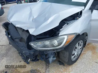 2017 Hyundai Elantra SE z VIN KMHD74LF0HU075074, wystawiony jako IAAI lot #40008080 z przebiegiem 110 533 mil mil oraz . Historia ofert i sprzedaży dostępna na DreamBid. Obrazek 12.
