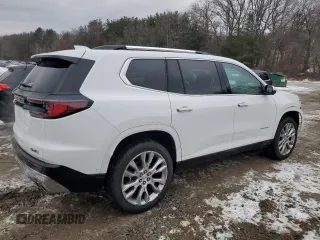 2025 GMC Acadia AWD Denali z VIN 1GKENRRS5SJ112956, wystawiony jako Copart lot #88311685 z przebiegiem 941 mil mil oraz Szkoda całkowita • Salvage title. Historia ofert i sprzedaży dostępna na DreamBid. Obrazek 3.