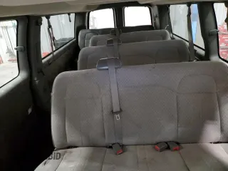 2017 Chevrolet Express Passenger LT z VIN 1GAZGPFF6H1147784, wystawiony jako Copart lot #84001734 z przebiegiem 237 613 mil mil oraz Czysty tytuł • Clean title. Historia ofert i sprzedaży dostępna na DreamBid. Obrazek 10.