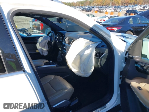 2016 Mercedes-Benz GL with VIN 4JGDF7DE6GA703049, listed as a IAAI auction lot 41063570 with 116,736 mi miles. Bid and sale history available at carsss.com. Image 5.