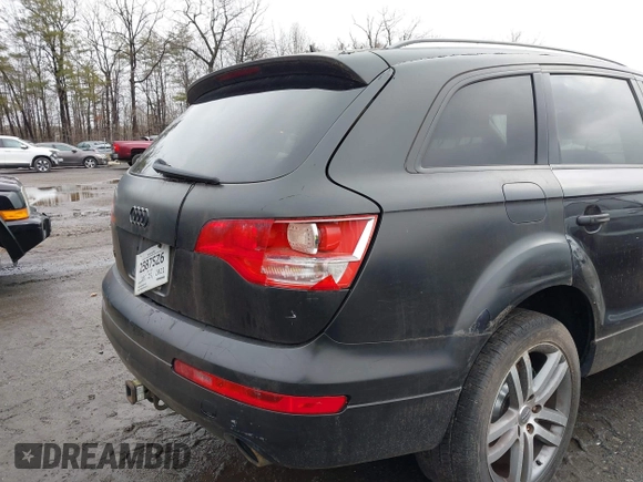 2008 Audi Q7 4.2L Premium with VIN WA1BV74L48D027949, listed as a IAAI auction lot 41516485 with 265,032 mi miles. Bid and sale history available at carsss.com. Image 6.