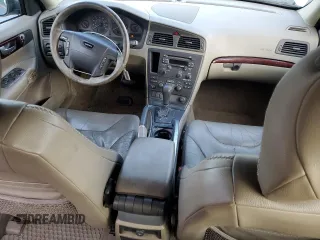 2002 Volvo V70 with VIN YV1SZ58D321079092, listed as a Copart auction lot 43993605 with Not provided miles and Clean title. Bid and sale history available at DreamBid. Image 8.