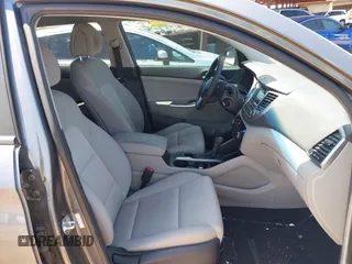 2017 Hyundai Tucson SE with VIN KM8J23A47HU539717, listed as a IAAI auction lot 42158049 with 81,570 mi miles and . Bid and sale history available at DreamBid. Image 5.