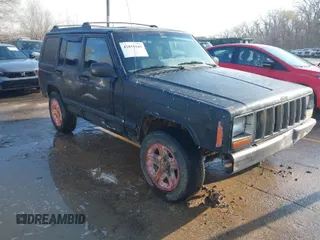2000 Jeep Cherokee Classic with VIN 1J4FF58SXYL215871, listed as a IAAI auction lot 41855165 with 132,284 mi miles. Bid and sale history available at carsss.com. Image 1.